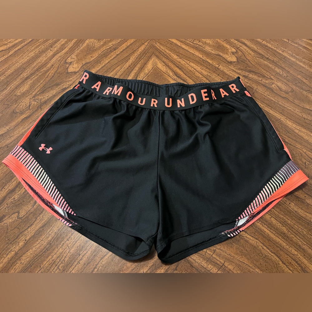 Women’s Under Armour Black Athletic Shorts Size Large